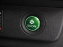 ◆ＥＣＯＮスイッチ（ＥＣＯＮモード）◆エンジンやエアコンといった、クルマ全体の動きを燃費優先で自動制御するＥＣＯＮモード。空調など快適性を優先したいときは、スイッチを押してＯＦＦにできます。