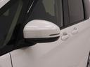 ◆ドアミラーウインカー◆ドアミラーにウインカーを装備しています。対向車に自身の進行方向を合図し安全に運転できます。