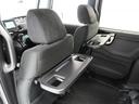 ◆シートバックテーブル◆フロントシートの背面に後席用のテーブルがついています。小物が置けて！カップホルダーもあります、ドライブ中や休憩時にも便利なテーブルです。