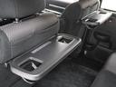 ◆シートバックテーブル◆フロントシートの背面に後席用のテーブルがついています。小物が置けて！カップホルダーもあります、ドライブ中や休憩時にも便利なテーブルです。