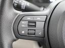 ◆オーディオリモコンスイッチ◆ハンドルにスイッチが装備されてます。視点をそらすことなく、ボリューム調整・オーディオソース切替・選曲が出来ます。安全運転しながら操作が可能になりました。