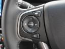 ◆オーディオリモコンスイッチ◆ハンドルにスイッチが装備されてます。視点をそらすことなく、ボリューム調整・オーディオソース切替・選曲が出来ます。安全運転しながら操作が可能になりました。