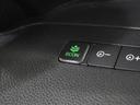 ◆ECONスイッチ(ECONモード)◆エンジンやエアコンといった、クルマ全体の動きを燃費優先で自動制御するECONモード。空調など快適性を優先したいときは、スイッチを押してOFFにできます。