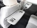 ◆シートバックテーブル◆フロントシートの背面に後席用のテーブルがついています。小物が置けて！カップホルダーもあります、ドライブ中や休憩時にも便利なテーブルです。