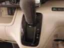 ◆ハンドル・インパネシフト◆シフトノブはインパネに配置されているので、運転席⇔助手席の移動が簡単。
