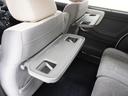 ◆シートバックテーブル◆フロントシートの背面に後席用のテーブルがついています。小物が置けて!カップホルダーもあります、ドライブ中や休憩時にも便利なテーブルです。