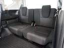 ご家族とスキーやキャンプ、または年に１回、親孝行の温泉旅行。そんな時にとても役に立つ広々３列目シート。普段は畳んでおいて荷物スペースにしても良いですね！