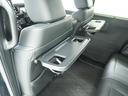 ◆シートバックテーブル◆フロントシートの背面に後席用のテーブルがついています。小物が置けて!カップホルダーもあります、ドライブ中や休憩時にも便利なテーブルです。