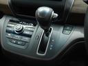 ◆ハンドル・インパネシフト◆シフトノブはインパネに配置されているので、運転席⇔助手席の移動が簡単。