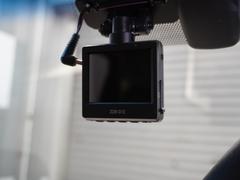 �ڼ�ξ���־�����۽�������Ķ������פ�̵ͭ�Ϥ�����󡢼�ξ�ޤ򸫤ʤ��������ߤ�¼֤ǳ�ǧ�Ǥ��¿����Ƥ��������������ޤ��� 4