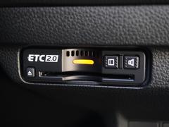 ◆ＥＴＣ２．０装着◆進化したドライブ体験。料金収受システムだけだったＥＴＣが生まれ変わって、高速道路を賢く使うＥＴＣ２．０に進化しました。多彩な情報サービスが便利で快適なドライブ体験を提供します。 5