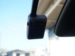 ◆ドライブレコーダー◆映像・音声などを記録する自動車用の装置です。　もしもの事故の際の記録はもちろん、旅行の際の思い出としてドライブの映像を楽しむことができます。 5