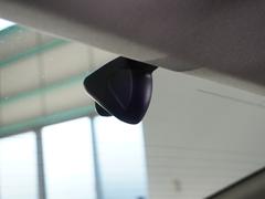 ���μ֤ˤϥꥢ�ˤ�ɥ饤�֥쥳���������������Ƥ���ޤ��������������ʤɤ�Ͽ���뼫ư���Ѥ����֤Ǥ������⤷��λ��Τκݤε�Ͽ�Ϥ������ι�Ԥκݤλפ��ФȤ��ƥɥ饤�֤α�����ڤ��ळ�Ȥ��Ǥ��ޤ��� 5