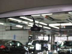 ���ꥢ�ˤ�ɥ饤�֥쥳���������������Ƥ���ޤ��������������ʤɤ�Ͽ���뼫ư���Ѥ����֤Ǥ����⤷��λ��Τκݤε�Ͽ�Ϥ������ι�Ԥκݤλפ��ФȤ��ƥɥ饤�֤α�����ڤ��ळ�Ȥ��Ǥ��ޤ��� 6