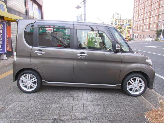 タント カスタムＲＳ　ターボ車　ナビ　フルセグＴＶ　左側パワースライドドア　スマートキー　ＨＩＤ　ＢｌｕｅｔｏｏｔｈＡｕｄｉｏ（8枚目）