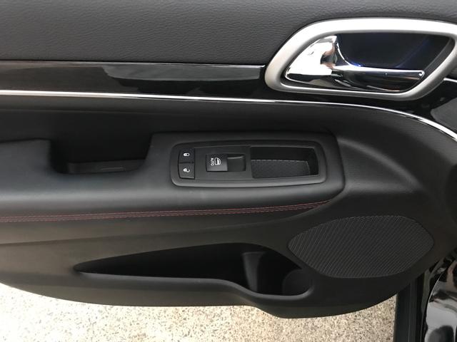 トレイルホーク 100台限定生産 特別仕様車 ガラスコーティング施工済み ワンオーナー 禁煙車 純正アルパイン製プレミアムサウンドシステム ボンネットデカール レザーシート 純正ナビ ETC エアサスペンション(33枚目)