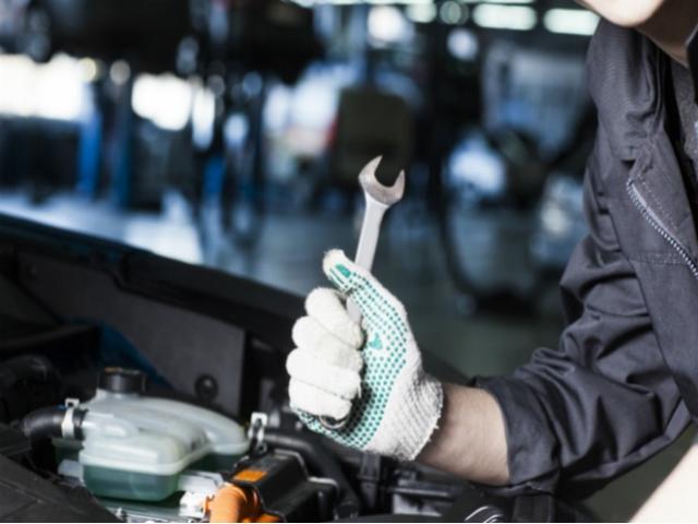 トレイルホーク 100台限定生産 特別仕様車 ガラスコーティング施工済み ワンオーナー 禁煙車 純正アルパイン製プレミアムサウンドシステム ボンネットデカール レザーシート 純正ナビ ETC エアサスペンション(75枚目)
