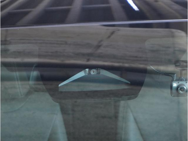 ヤリスクロス ハイブリッドＺ　１オーナー　　全方位カメラ　前後ドラレコ　前後コーナーセンサー　電動シート　シート＆ステアリングヒーター　ＥＴＣ２．０　アダプティブクルーズコントロール　ブラインドスポットモニター　電子パーキング（10枚目）