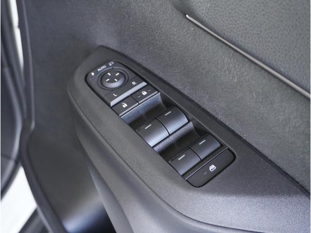 ヤリスクロス ハイブリッドＺ　１オーナー　　全方位カメラ　前後ドラレコ　前後コーナーセンサー　電動シート　シート＆ステアリングヒーター　ＥＴＣ２．０　アダプティブクルーズコントロール　ブラインドスポットモニター　電子パーキング（34枚目）