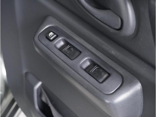 ジムニー ランドベンチャー　ナビ　ＥＴＣ　リアコーナーセンサー　シートヒーター　１６インチ純正アルミホイール　ワンセグＴＶ　４ＷＤ　オートマ（10枚目）