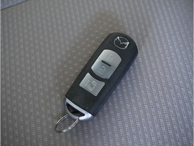 プレマシー ２０Ｓ－スカイアクティブ　セレーブル　７人乗り　弊社指定国産新品タイヤ　ナビ　バックカメラ　片側電動スライドドア　ＥＴＣ　パドルシフト　フルセグＴＶ　Ｂｌｕｅｔｏｏｔｈ　スマートキー　ＨＩＤヘッドライト　１７インチ純正アルミホイール（63枚目）