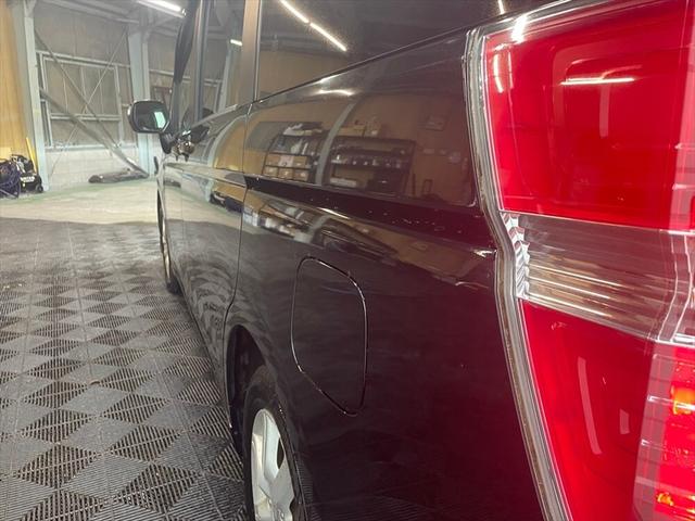 ステップワゴン G Lパッケージ 8人乗り 両側電動スライドドア 社外エアロ 社外マフラー 社外ナビ 地デジ Bluetoothオーディオ バックカメラ ETC搭載 LEDフォグ(21枚目)