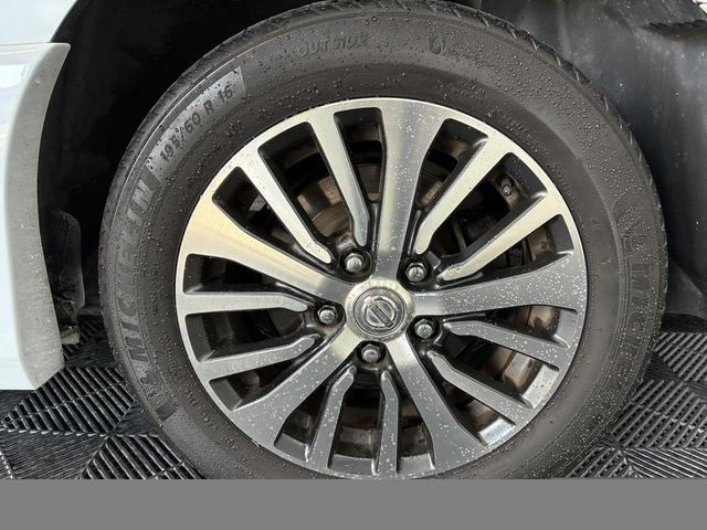 セレナ ハイウェイスターＳ－ＨＶアドバンスドセーフティパック　ＬＥＤヘッドライト　フロントフォグランプ　両側電動スライドドア　純正ナビ　地デジ　アラウンドビューモニター　エマージェンシーブレーキ　Ｂｌｕｅｔｏｏｔｈ　ガイドライン付きバックカメラ（25枚目）