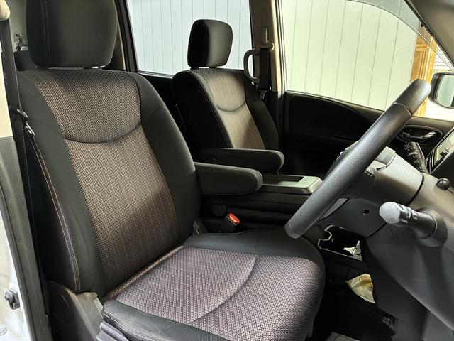 セレナ ハイウェイスターＳ－ＨＶアドバンスドセーフティパック　ＬＥＤヘッドライト　フロントフォグランプ　両側電動スライドドア　純正ナビ　地デジ　アラウンドビューモニター　エマージェンシーブレーキ　Ｂｌｕｅｔｏｏｔｈ　ガイドライン付きバックカメラ（32枚目）