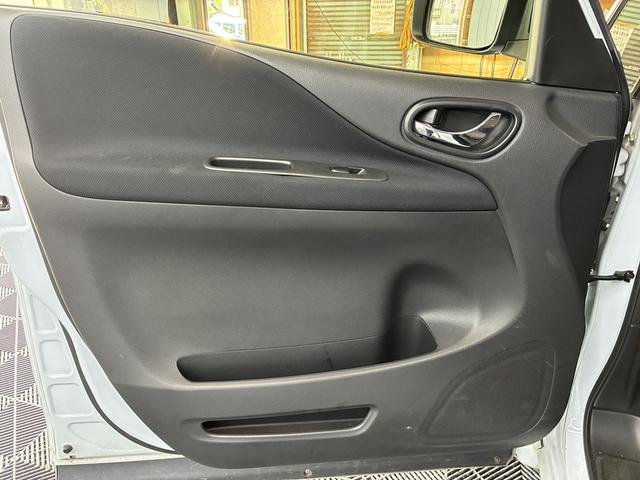 セレナ ハイウェイスターＳ－ＨＶアドバンスドセーフティパック　ＬＥＤヘッドライト　フロントフォグランプ　両側電動スライドドア　純正ナビ　地デジ　アラウンドビューモニター　エマージェンシーブレーキ　Ｂｌｕｅｔｏｏｔｈ　ガイドライン付きバックカメラ（43枚目）