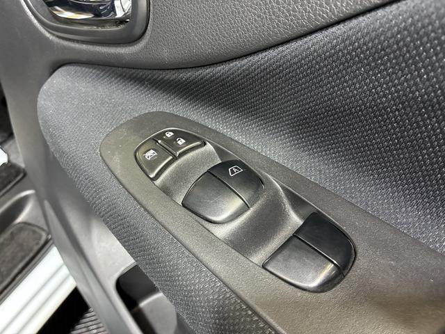 セレナ ハイウェイスターＳ－ＨＶアドバンスドセーフティパック　ＬＥＤヘッドライト　フロントフォグランプ　両側電動スライドドア　純正ナビ　地デジ　アラウンドビューモニター　エマージェンシーブレーキ　Ｂｌｕｅｔｏｏｔｈ　ガイドライン付きバックカメラ（51枚目）