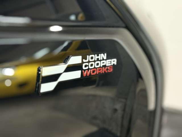 ＭＩＮＩ クーパーＳＥ　ジョン・クーパー・ワークス・トリム　ＪＣＷトリム　ＡＣＣ　ステアリング＆シートヒーター純正ナビ全方位カメラＪＣＷ１８インチホイール　前後ドライブレコーダーＪＣＷスポーツブレーキ　ＨＵＤ　ＡｐｐｌｅＣａｒＰｌａｙ　ＡｎｄｒｏｉｄＡｕｔｏ（5枚目）