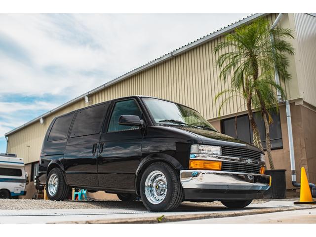 CHEVROLET ASTRO ブラックラジコンカー Jadatoys 1:18 Chevrolet Astro Van black Tuning Version
