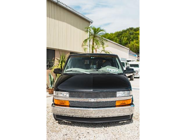 CHEVROLET ASTRO ブラックラジコンカー Jadatoys 1:18 Chevrolet Astro Van black Tuning Version