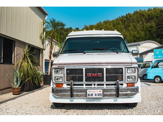 シボレーシェビーバン エクスプローラＬＴＤ　新車並行　バンデューラグリル　ハイルーフコンバージョン　レザー４キャプテン＋電動ベッドシート　ウッドパネル　イルミネーション　灯油式ＦＦヒーター　８ナンバーキャンピング　パワーシート　ナビ　ＴＶ（56枚目）