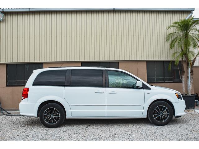 ダッジ・グランドキャラバン GT 3.6L V6 DOHC 両側パワースライド パワーリフトゲート スイーベルンゴーシート スマートキー ナビ TV ETC(39枚目)