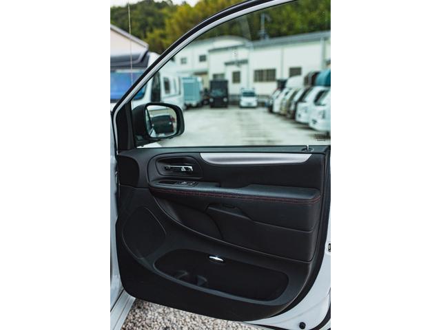 ダッジ・グランドキャラバン GT 3.6L V6 DOHC 両側パワースライド パワーリフトゲート スイーベルンゴーシート スマートキー ナビ TV ETC(46枚目)