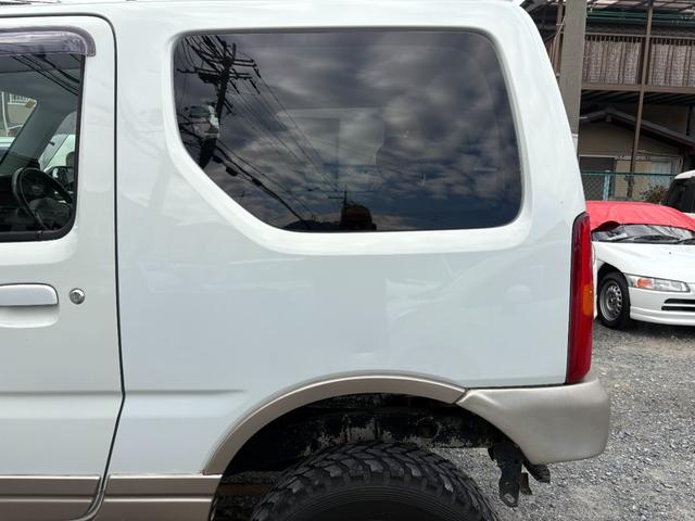 ジムニー ランドベンチャー 前席パワーウインドウ リフトアップ車 助手席エアバック 運転席エアバッグ 革シート 4WD車 キーレス付 PS 衝突安全ボディ ABS付 シートヒータ ETC ATエアコン(17枚目)