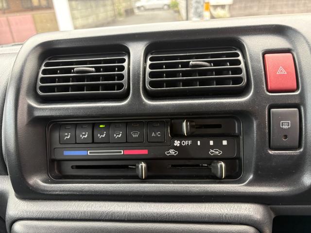 ジムニー ランドベンチャー 前席パワーウインドウ リフトアップ車 助手席エアバック 運転席エアバッグ 革シート 4WD車 キーレス付 PS 衝突安全ボディ ABS付 シートヒータ ETC ATエアコン(28枚目)