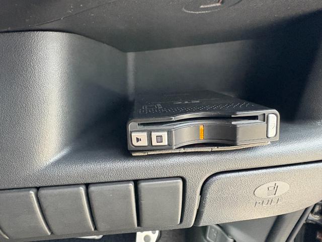 Ｒ１ Ｓ　オートエアコン　ダブルエアバッグ　衝突安全ボディ　キーレス　４ＷＤ　ＡＢＳ　ＥＴＣ　パワーウィンドウ　スーパーチャージャー　パワーステアリング（23枚目）