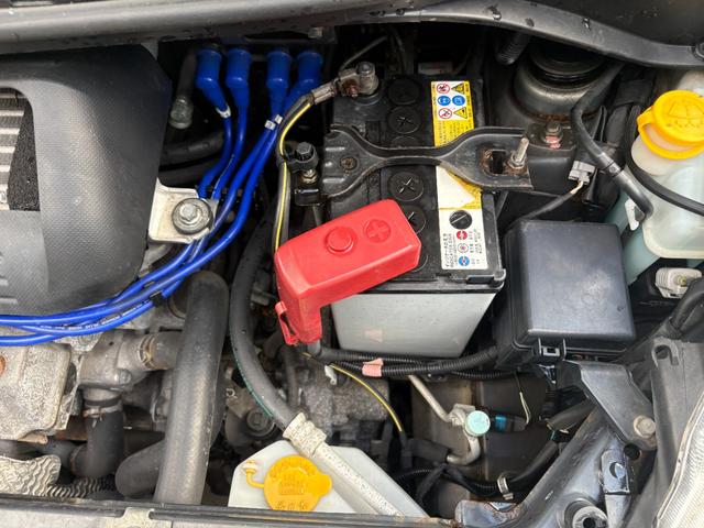 Ｒ１ Ｓ　オートエアコン　ダブルエアバッグ　衝突安全ボディ　キーレス　４ＷＤ　ＡＢＳ　ＥＴＣ　パワーウィンドウ　スーパーチャージャー　パワーステアリング（43枚目）