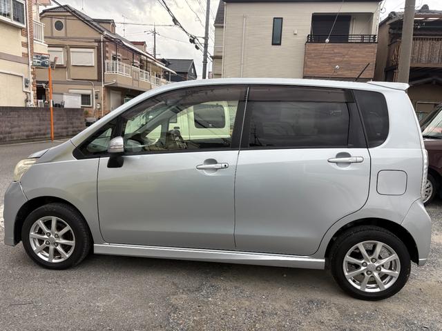 ステラ カスタムＲ　ナビＴＶ　パワステ　助手席エアバッグ　メモリナビ　ドライブレコーダー　運転席エアバッグ　ＡＵＴＯエアコン　衝突安全ボディ　ＡＢＳ　ワンセグ　アイドリングストップ　ベンチシート　キーフリー　フルフラット（9枚目）