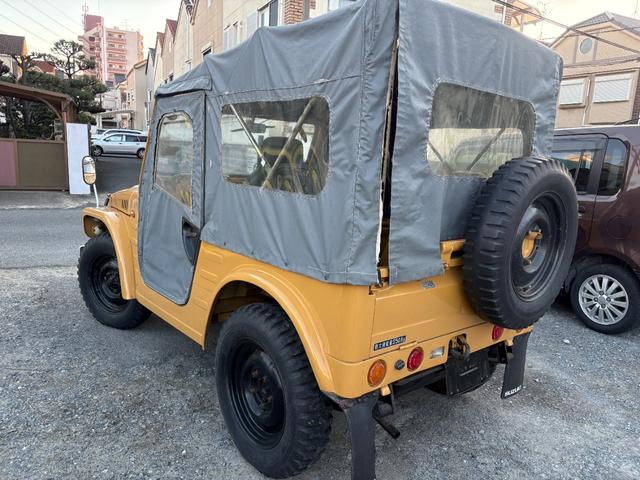 ジムニー 幌タイプ　幌プルオープン可能　パートタイム４ＷＤ　２サイクル３気筒エンジン（4枚目）