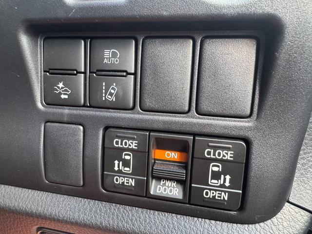 ヴォクシー ＺＳ　煌ＩＩＩ　ワンオーナー・９型カロッツェリアサイバーナビ・バックカメラ・両側パワースライドドア・セーフティセンス・プリクラッシュ・オートマチックハイビーム・アイドリングストップ・ＬＥＤヘッド・スマートキー２個（7枚目）