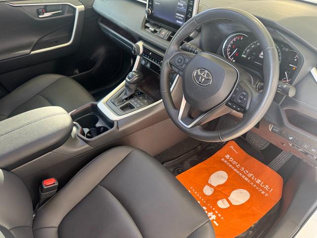 ＲＡＶ４ Ｇ　ワンオーナー・９型フルセグナビ・パノラミックビューモニター・ブラインドスポットモニター・コーナーセンサー・パワーバックドア・前後ドラレコ・シートヒーター・ステアリングＨ・クルコン（28枚目）