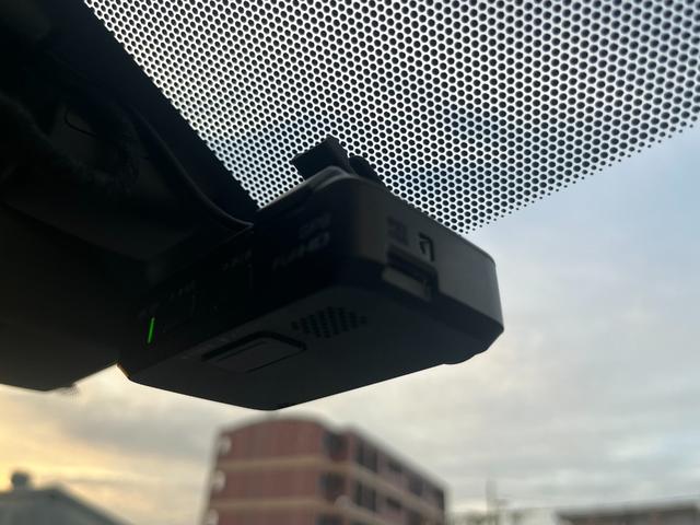 ノート ｅ－パワー　メダリスト　ワンオーナー・フルセグＳＤナビ・バックカメラ・前後ドライブレコーダー・ＬＥＤヘッドライト・エマージェンシーブレーキ・ＥＴＣ・プッシュスタート・ウインカーミラー・Ｂｌｕｅｔｏｏｔｈ（6枚目）