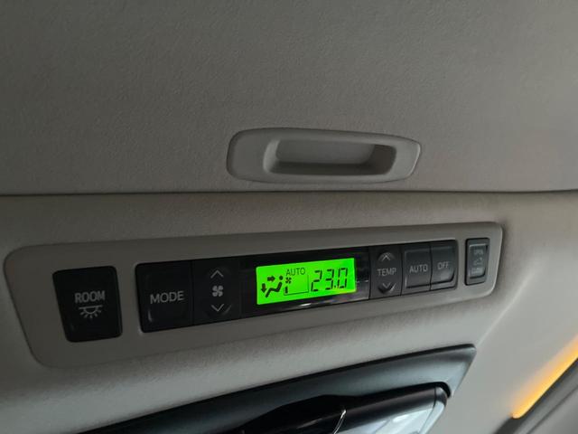 アルファード ２４０Ｓ　サンルーフ　両側電動ドア　後席モニター　バックカメラ　電動リアゲート　ハーフレザーシート　スマートキー　ＬＥＤヘッド　ビルトインＥＴＣ　クルコン　純正１８インチアルミ　オートエアコン　リアエアコン（8枚目）