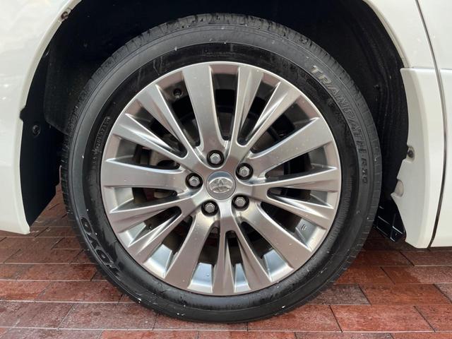 アルファード ２４０Ｓ　サンルーフ　両側電動ドア　後席モニター　バックカメラ　電動リアゲート　ハーフレザーシート　スマートキー　ＬＥＤヘッド　ビルトインＥＴＣ　クルコン　純正１８インチアルミ　オートエアコン　リアエアコン（16枚目）