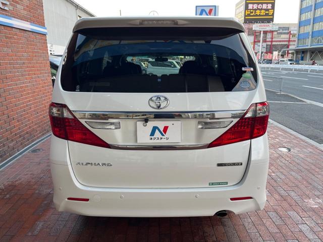 アルファード ２４０Ｓ　サンルーフ　両側電動ドア　後席モニター　バックカメラ　電動リアゲート　ハーフレザーシート　スマートキー　ＬＥＤヘッド　ビルトインＥＴＣ　クルコン　純正１８インチアルミ　オートエアコン　リアエアコン（18枚目）