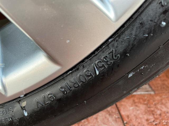 アルファード ２４０Ｓ　サンルーフ　両側電動ドア　後席モニター　バックカメラ　電動リアゲート　ハーフレザーシート　スマートキー　ＬＥＤヘッド　ビルトインＥＴＣ　クルコン　純正１８インチアルミ　オートエアコン　リアエアコン（26枚目）