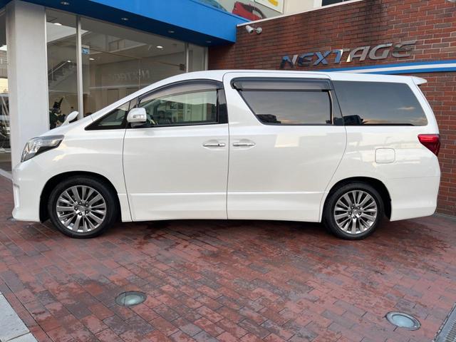 アルファード ２４０Ｓ　サンルーフ　両側電動ドア　後席モニター　バックカメラ　電動リアゲート　ハーフレザーシート　スマートキー　ＬＥＤヘッド　ビルトインＥＴＣ　クルコン　純正１８インチアルミ　オートエアコン　リアエアコン（29枚目）